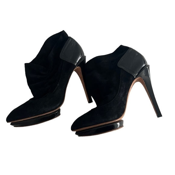 L.A.M.B. Size 10 Slouchy Suede Ankle Booties in Black - Picture 7 of 7